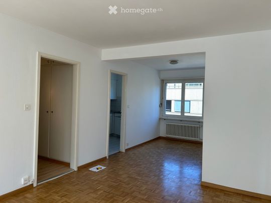 3.5-Zimmer-Wohnung mit Balkon in Zürich-Wollishofen - Photo 1