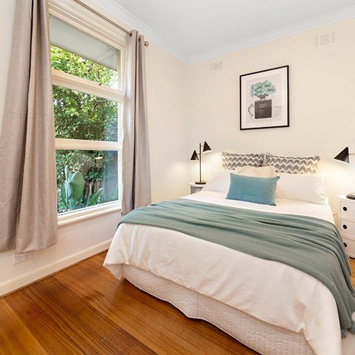 Bright and Spacious Villa Unit with Large North Facing Courtyard! - Photo 1