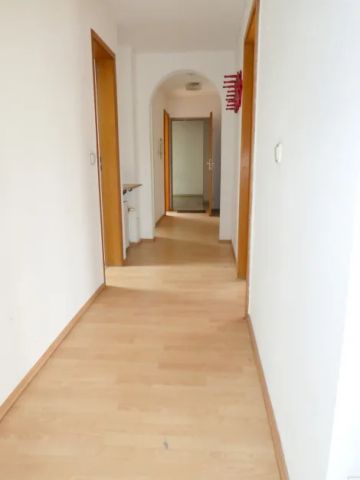 Dachgeschoßwohnung für max. 2 PERSON, mit kleiner Dachterrasse und Balkon in ruhiger Wohnlage! - Photo 3