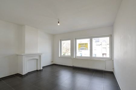 Zeer ruim duplexappartement met 2 slaapkamers te huur te Oostende - Photo 2