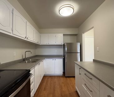 For Lease - 5611 Valley Way Unit# 319, Niagara Falls, Ontario - Photo 1