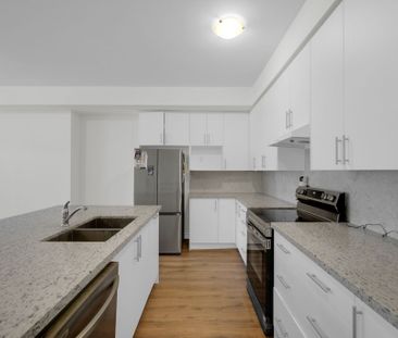 For Lease - 16 Griffith Street, Aurora, Ontario - Photo 4