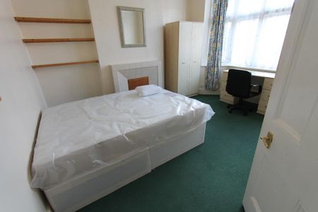 5 bedroom flat to rent - Photo 5