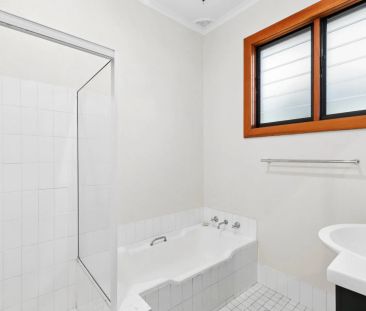 Panoramic Coastal Views - Photo 5