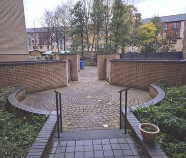 Southside Crescent, Glasgow, G5 - Photo 5