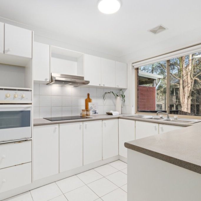 Townhouse in Central Location - Photo 1