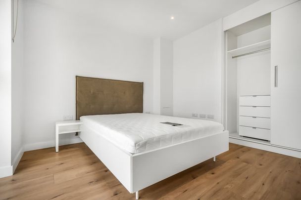 161 Evelyn Street Deptford SE8 - Photo 1