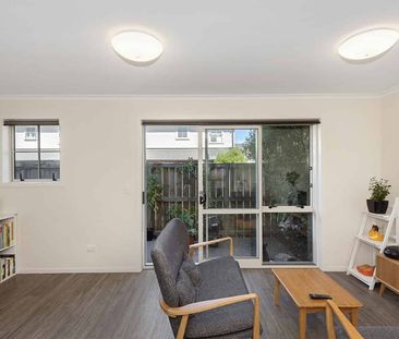 Charming in Chiefs Court - Photo 2