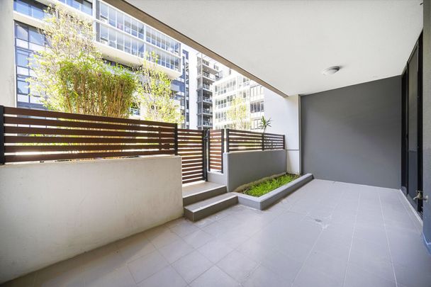 Modern & Tranquil Courtyard Living | Floorboards - Photo 1