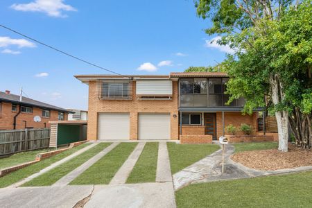 Bring the Boat, Caravan & More - Loads of Room! - Photo 3