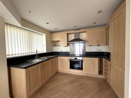 2 bedroom flat to rent - Photo 5