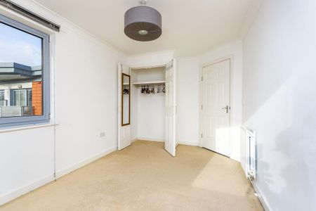 2 bedroom flat to rent - Photo 3
