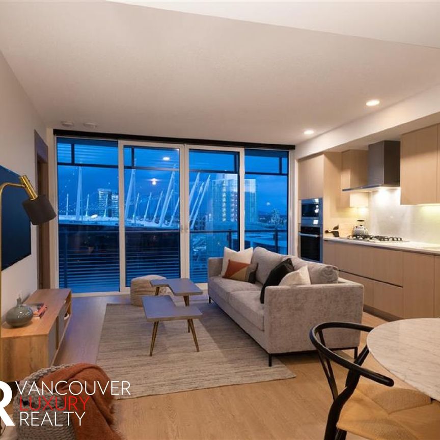 Condo in Downtown Vancouver, BC - Photo 1