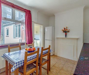 4 bedroom terraced house to rent - Photo 1