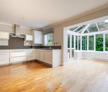 4 bedroom end of terrace house to rent - Photo 6