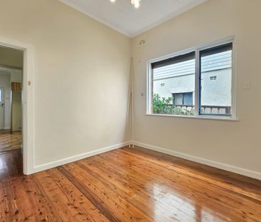 Newly refreshed three bedroom home offers a lifestyle of convenienc... - Photo 4