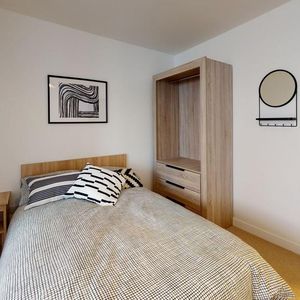 3 bedroom flat to rent - Photo 2