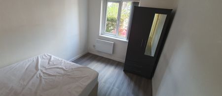 28 Richmond Court, Roath, Cardiff, CF24 3AZ - Photo 2