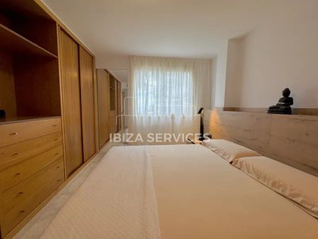 Temporary Rental Only: Luxurious 3 Bedroom Seafront Apartment - Photo 2