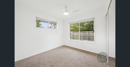 Freshly Refreshed Villa In A Resort Style Community - Photo 2