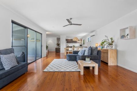 Executive Fully Furnished Home with Private Pool in Prime Tewantin Location - Photo 4