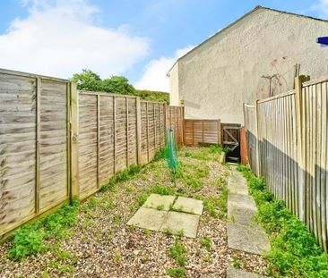 2 bedroom terraced house to rent - Photo 6