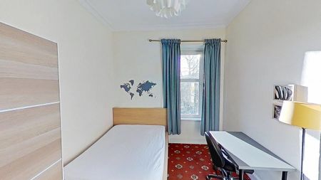 4 bedroom flat to rent - Photo 5