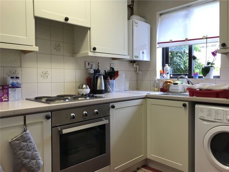 Wesley Close, Taunton, TA1 - Photo 4