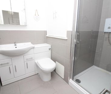 Lotus House, Yoga Way, Worcester Park - Photo 5