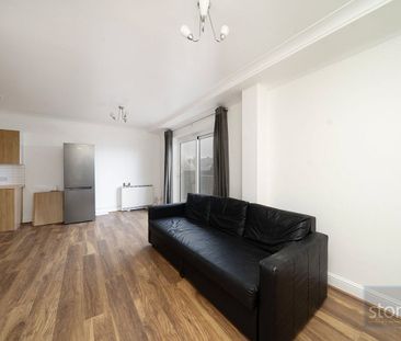 Kilburn High Road, London - Photo 6