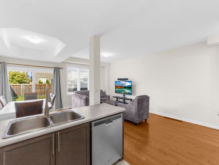 For Lease - 54 Medici Lane, Hamilton, Ontario - Photo 5