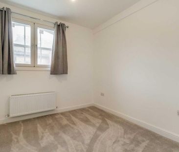 3 bedroom apartment to rent - Photo 2