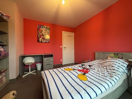Instapklare woning met 4 slaapkamers, tuin en garage in Zottegem - Photo 4