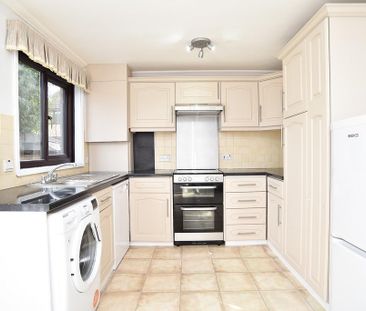 3 bedroom semi-detached house to rent - Photo 6