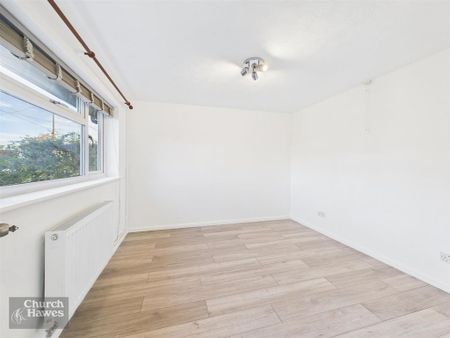 5 bedroom detached house to rent - Photo 4