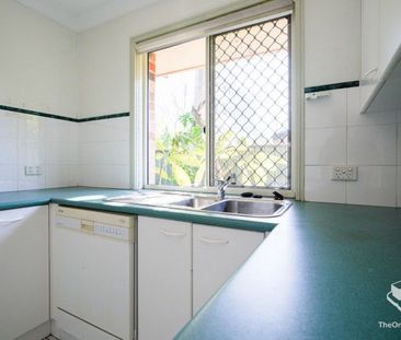 Charming 3-Bedroom Townhouse in Prime Sherwood Location - Photo 6