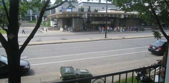 Grand 4 1/2 face métro Viau / dernier étage - Longue durée - Photo 2