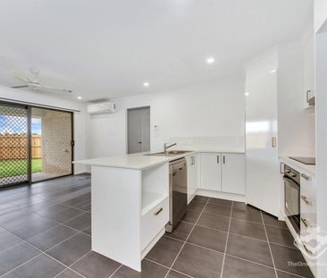 Stylish & Spacious Duplex with Huge Private Backyard - Photo 2