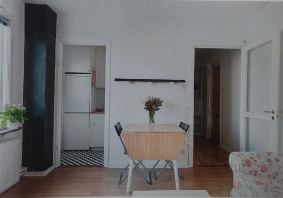 Månadsvägen, Järfälla - Photo 1