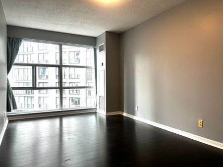 For Lease - 11 St. Joseph Street Unit# 1404, Toronto, Ontario - Photo 2