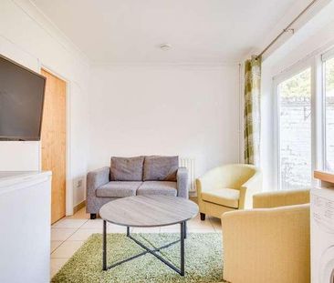 Warwick Road, Canterbury, CT1 - Photo 2