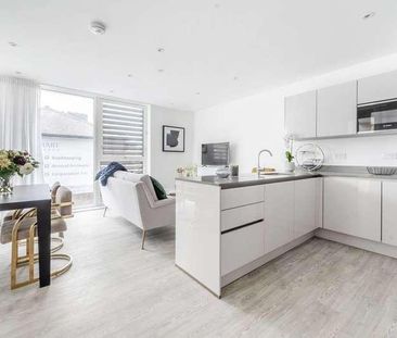 Easton Lodge, Ealing, W7 - Photo 3