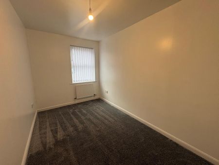 2 bedroom ground floor flat to rent - Photo 2