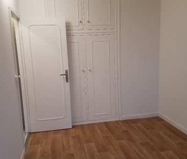 Location Appartement 3 pièces 64m² ST MAUR DES FOSSES 94100 - Photo 4