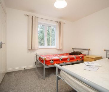 3 bedroom semi-detached house to rent - Photo 5