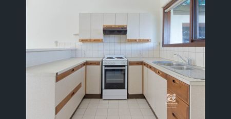 PERFECT POSITION ON PEARSON - Photo 2