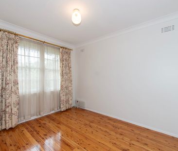 Bright and Spacious Family Home - Photo 2