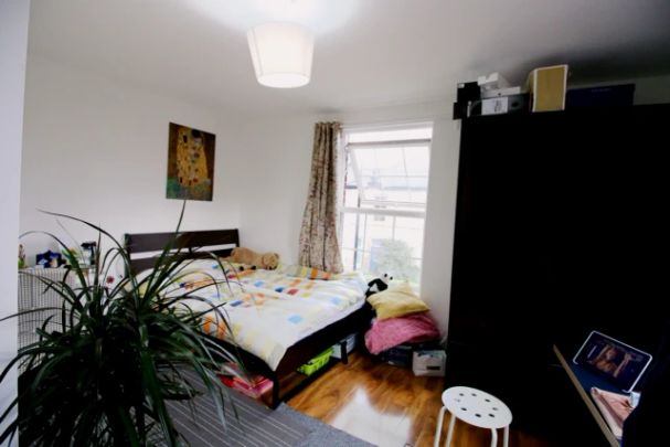 3 Bed / 2 Bath - Photo 1