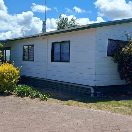 Genuine Long Term Rental - Marvelous Richmond Heights Location - Photo 4