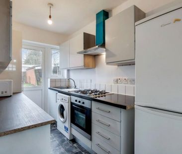 3 bedroom semi-detached house to rent - Photo 5 | Rentumo